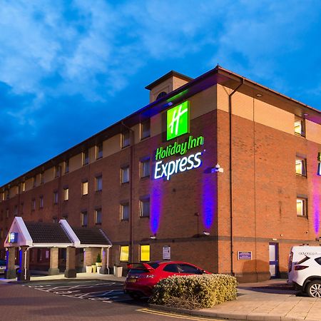 Holiday Inn Express Birmingham Oldbury By Ihg Zewnętrze zdjęcie