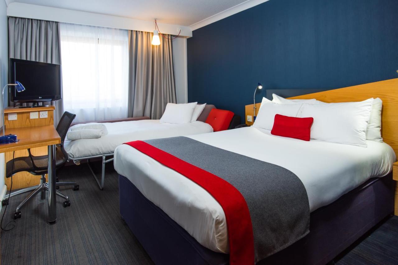Holiday Inn Express Birmingham Oldbury By Ihg Zewnętrze zdjęcie