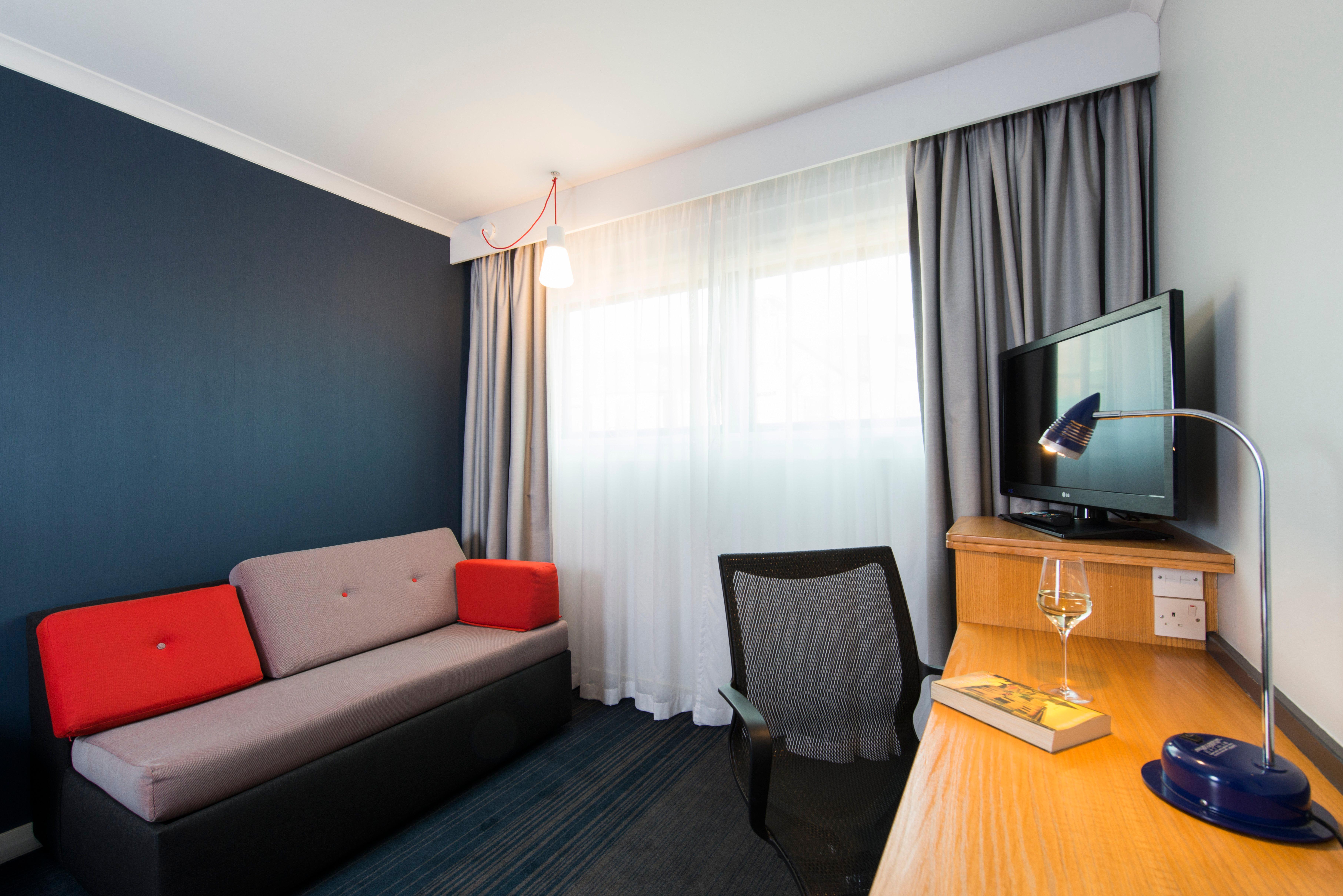 Holiday Inn Express Birmingham Oldbury By Ihg Zewnętrze zdjęcie