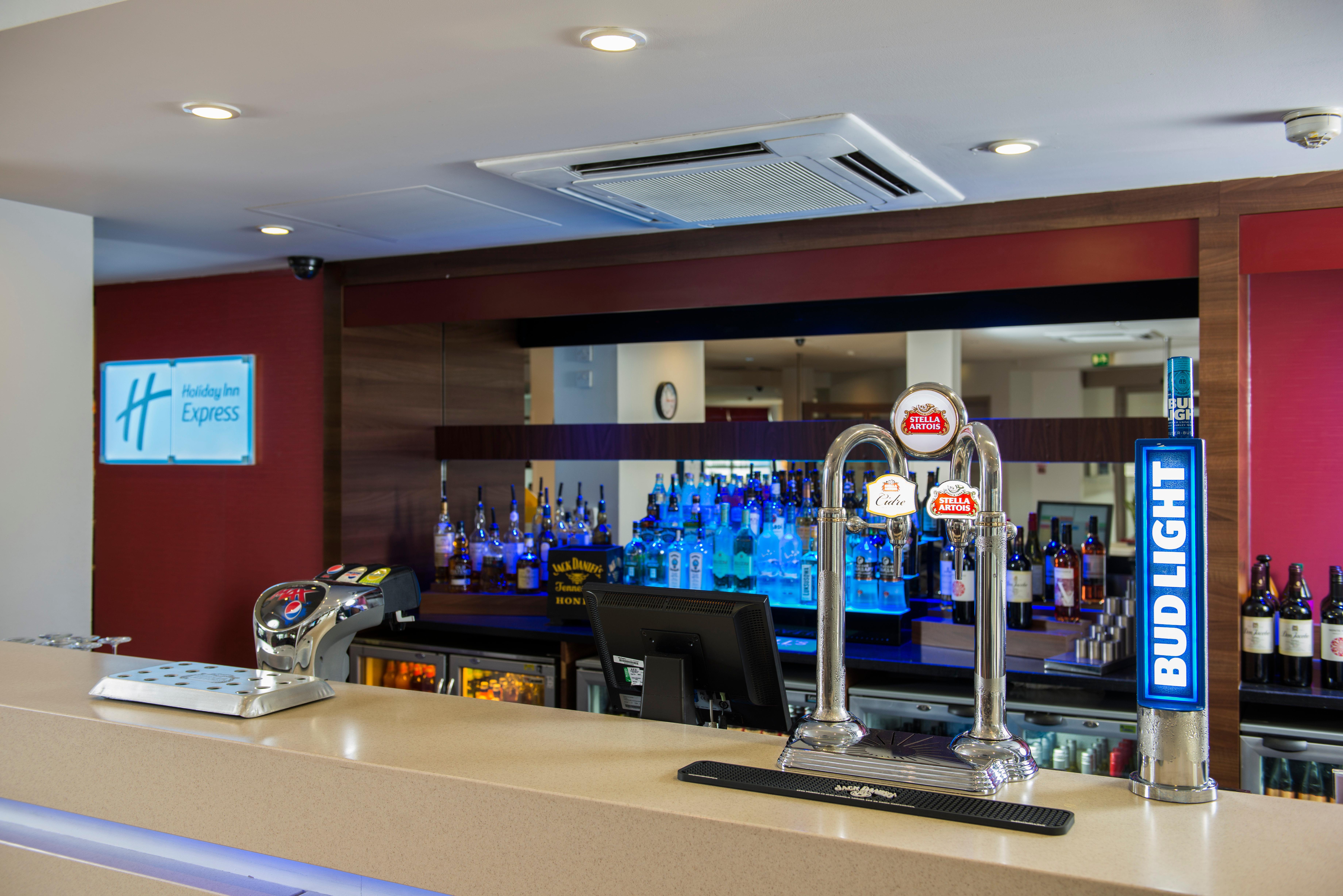 Holiday Inn Express Birmingham Oldbury By Ihg Zewnętrze zdjęcie