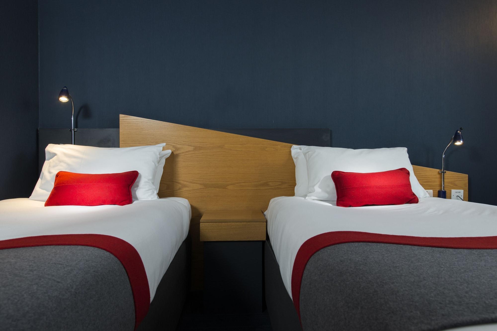 Holiday Inn Express Birmingham Oldbury By Ihg Zewnętrze zdjęcie