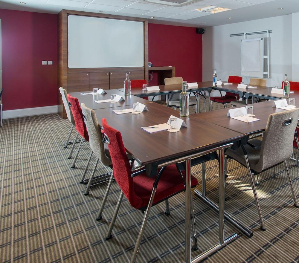 Holiday Inn Express Birmingham Oldbury By Ihg Zewnętrze zdjęcie