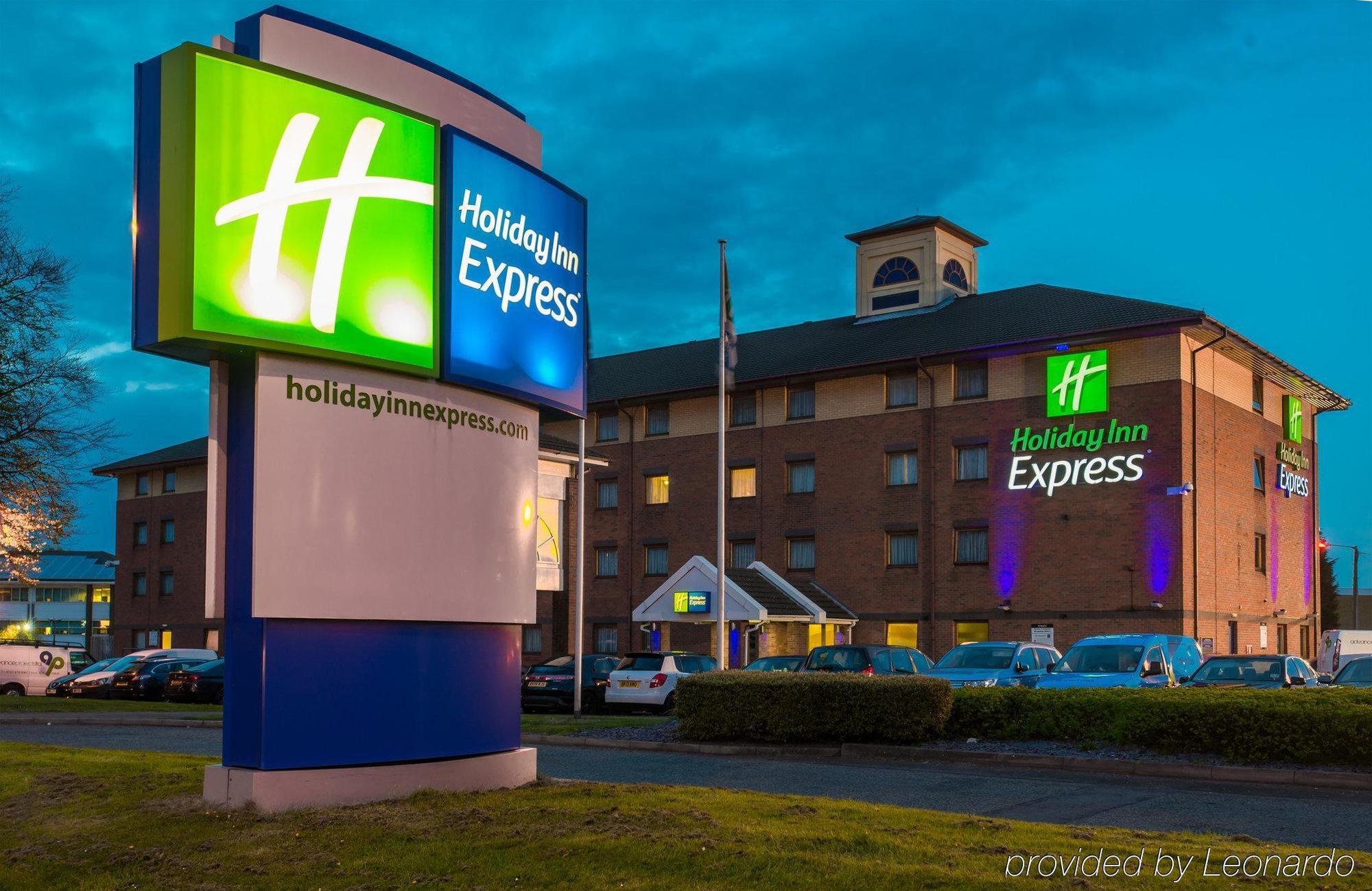 Holiday Inn Express Birmingham Oldbury By Ihg Zewnętrze zdjęcie