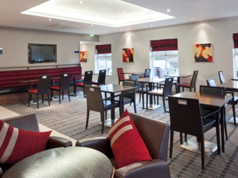 Holiday Inn Express Birmingham Oldbury By Ihg Zewnętrze zdjęcie