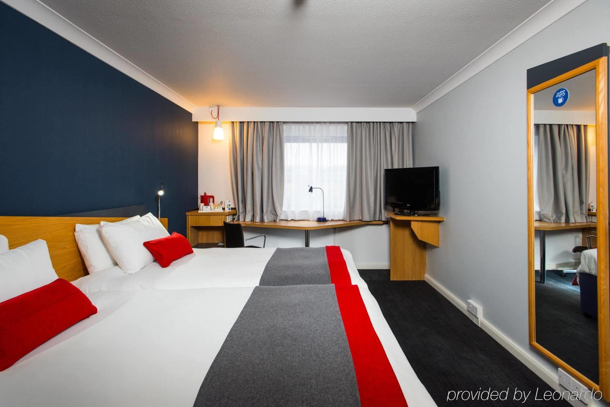 Holiday Inn Express Birmingham Oldbury By Ihg Zewnętrze zdjęcie