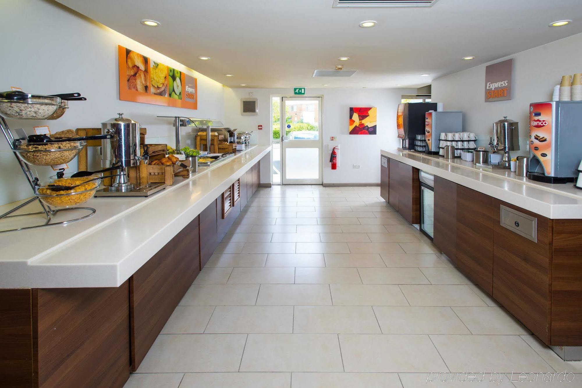 Holiday Inn Express Birmingham Oldbury By Ihg Zewnętrze zdjęcie