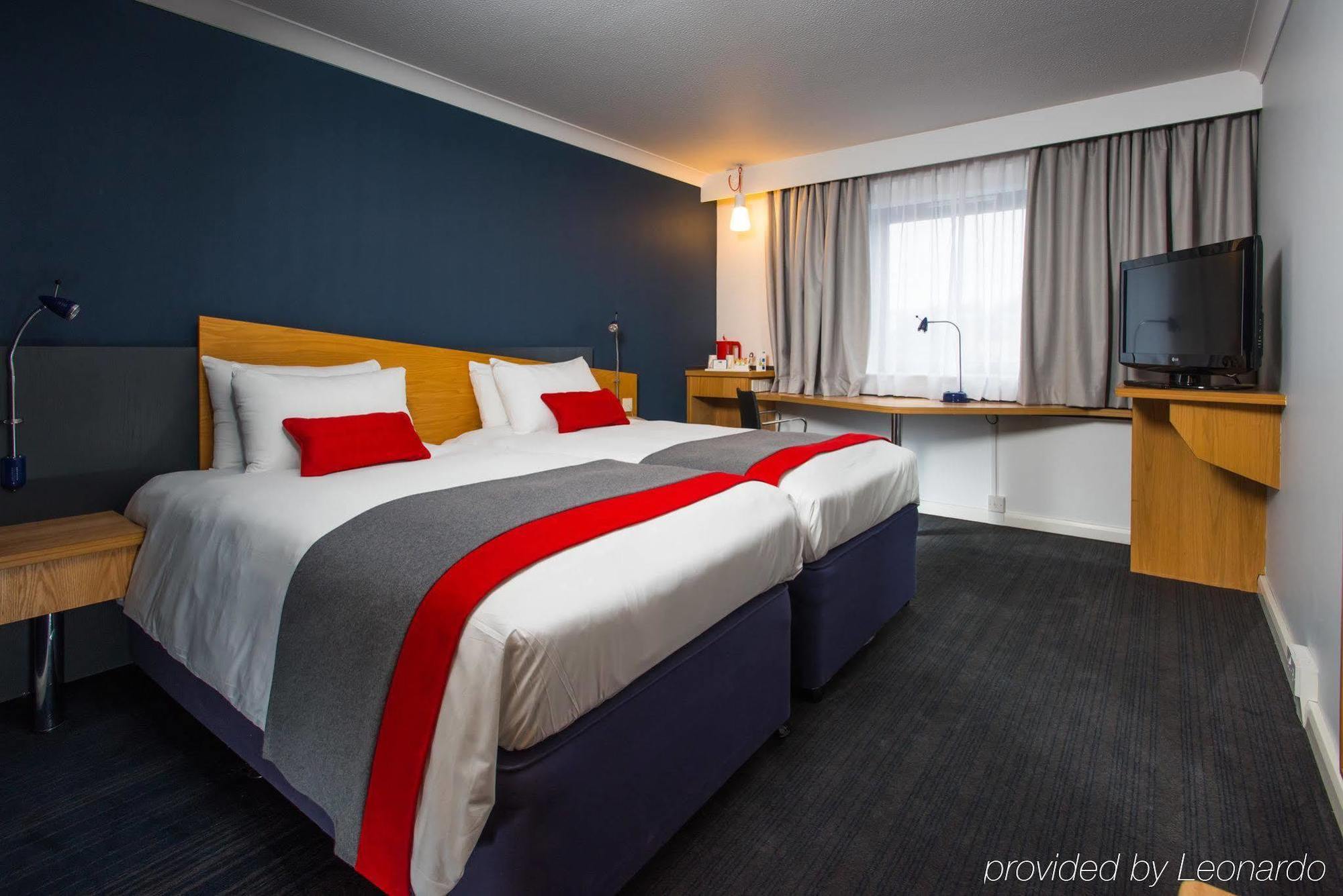 Holiday Inn Express Birmingham Oldbury By Ihg Zewnętrze zdjęcie